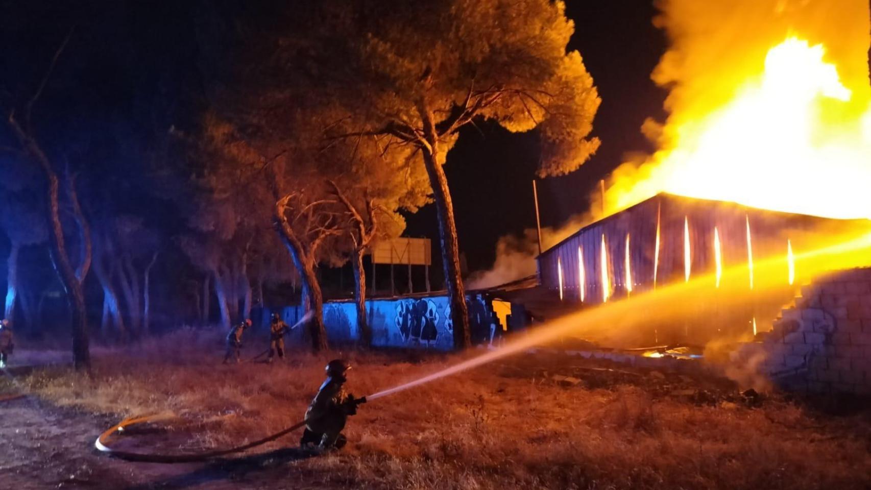La nave que ha sido calcinada en Pinar de Jalón