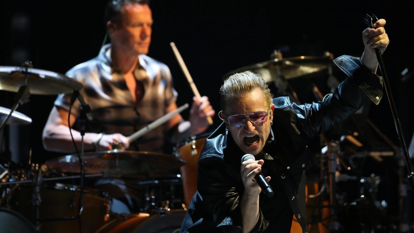 El grupo U2, con Bono al frente, en un concierto en Phoenix, Arizona (2015). Foto: LUIS GUTIERREZ / DEMOTIX