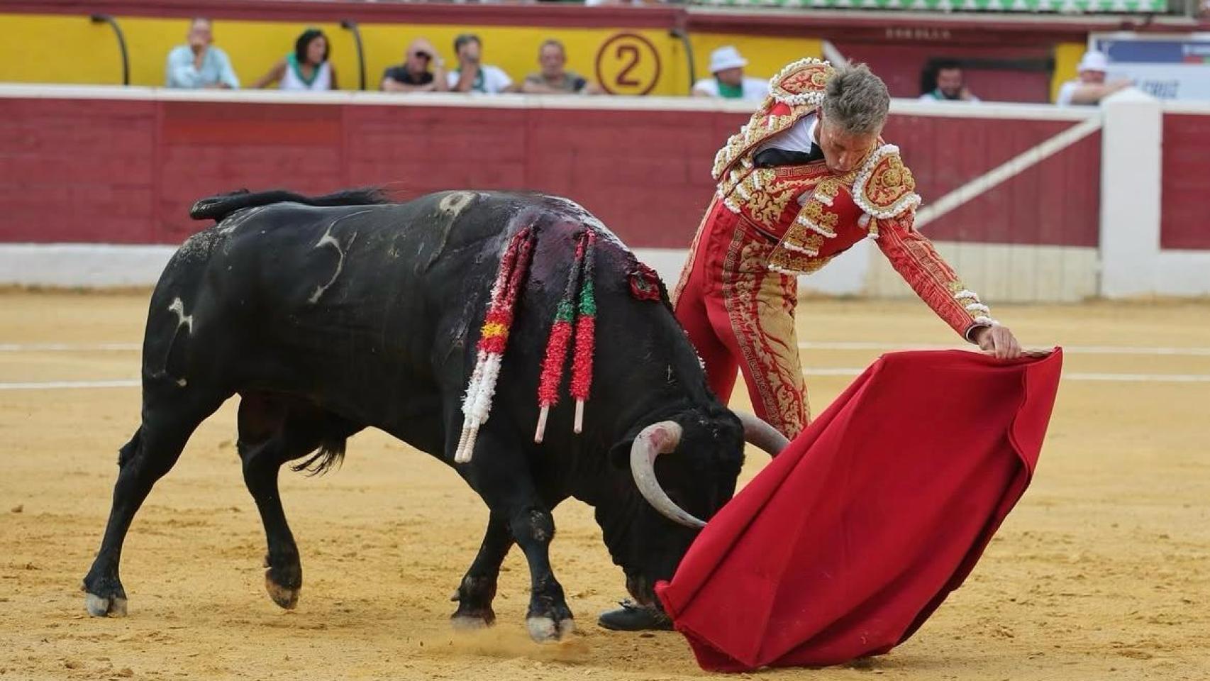 Manuel Escribano, durante la corrida en Huesca