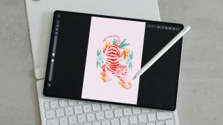 He probado la tablet que quiere que te olvides del portátil y la libreta: lápiz, teclado y una pantalla que parece papel