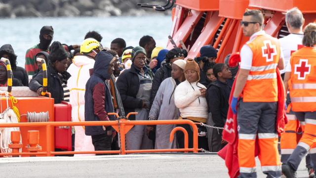Decenas de migrantes llegando a Canarias durante este año.