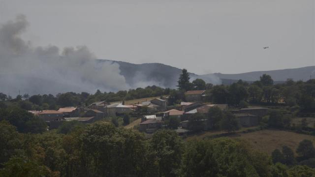 Vista de los incendios del Macizo Central, a 11 de agosto de 2025, en Chandrexa de Queixa