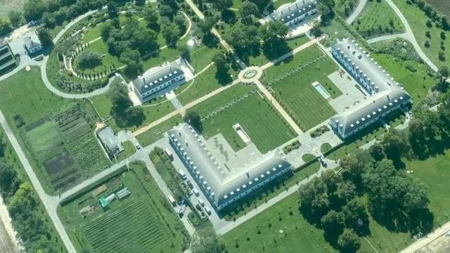 Vista aérea de la propiedad de la familia Orbán.