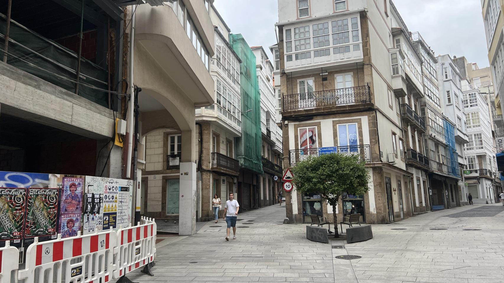 Imagen de una calle de A Coruña esta mañana.