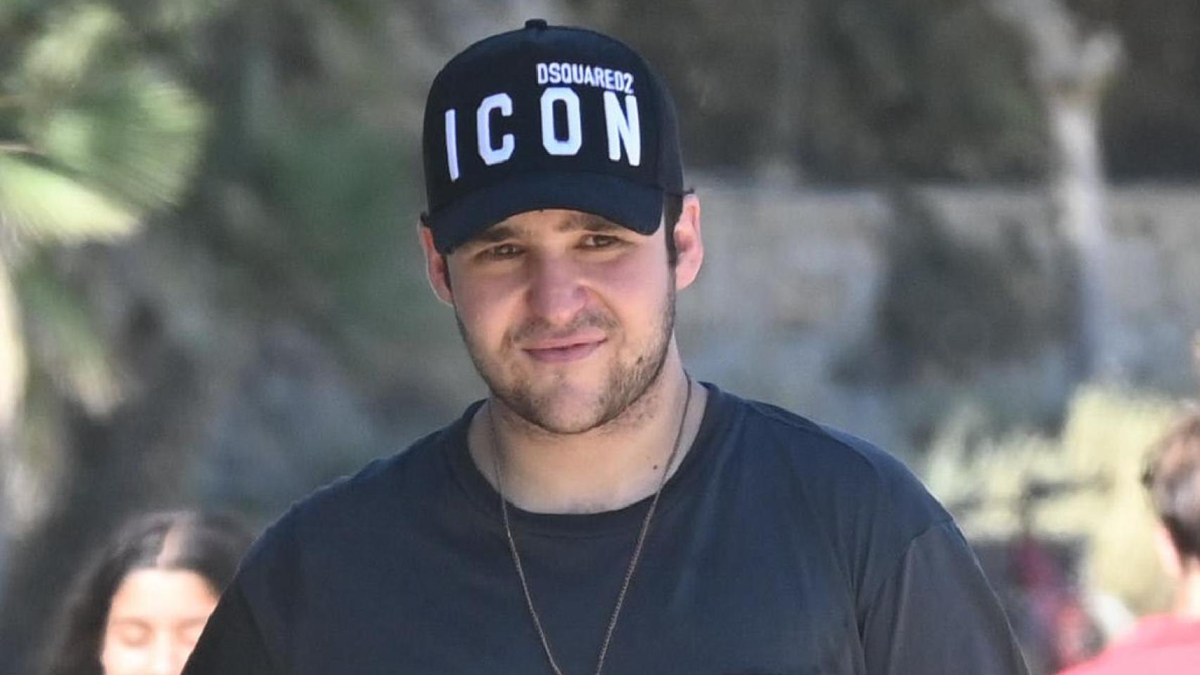 Froilán en uno de sus regresos a España.