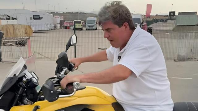 Imagen del profesor desde las redes.