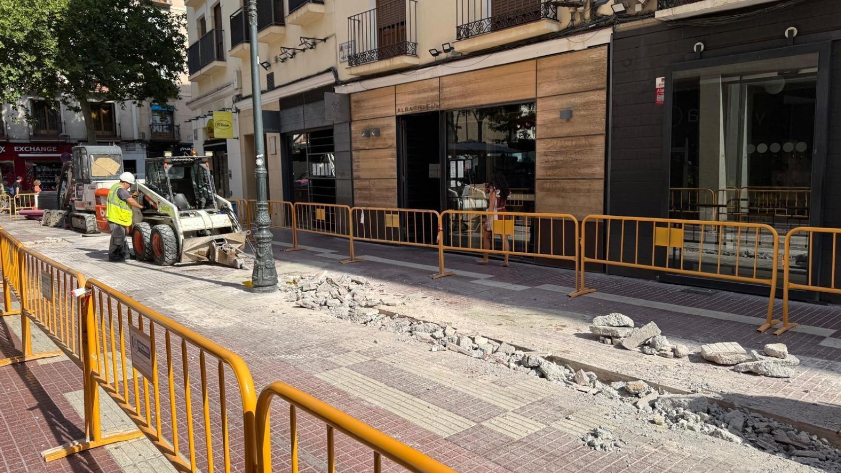 Obras en la calle Cádiz.
