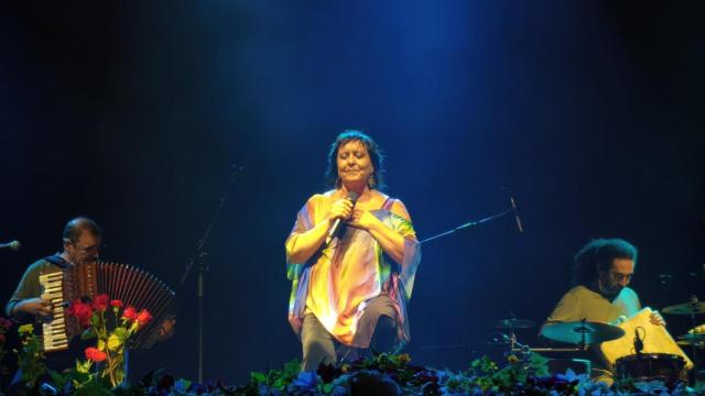 Uxía emociona al público de las Noites de María Pita en el arranque de su nueva gira en A Coruña