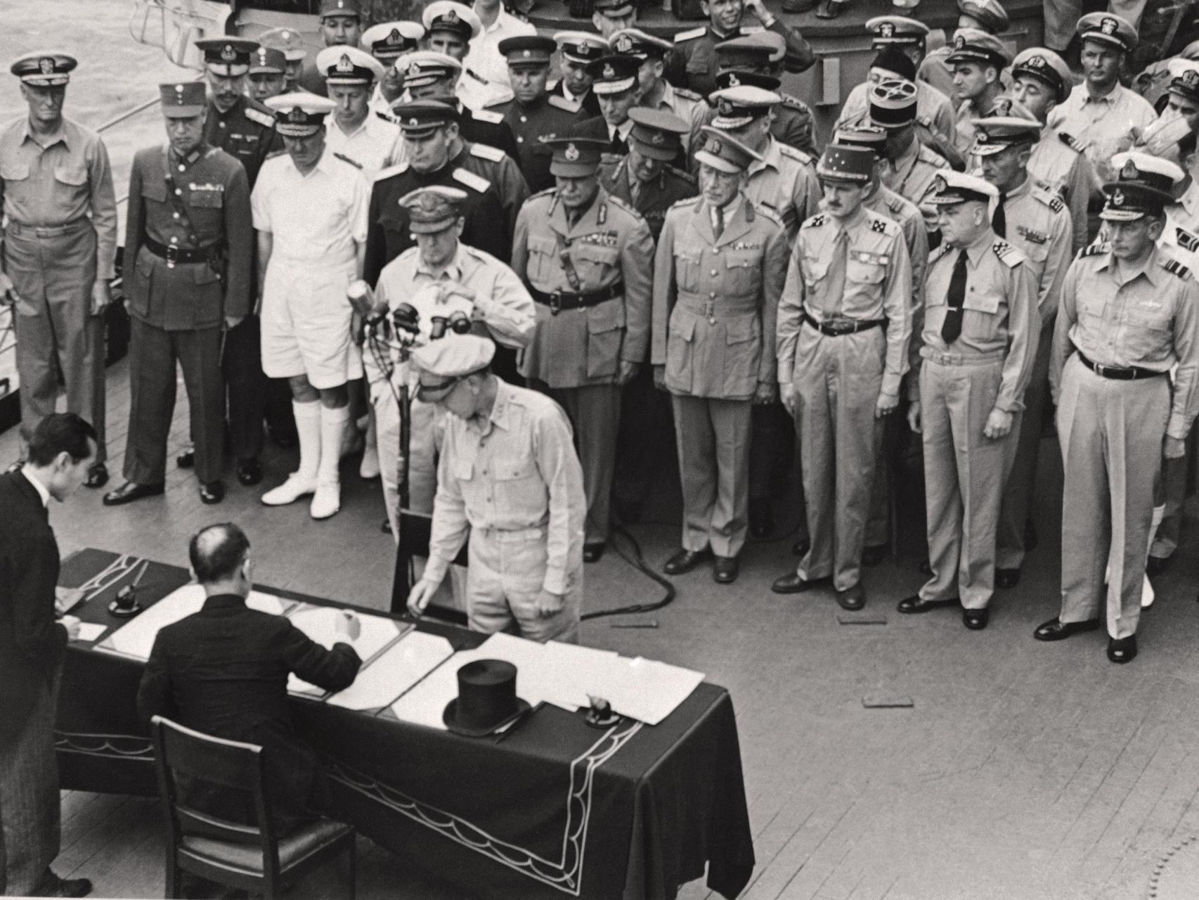 Imagen de la capitulación de Japón en la Segunda Guerra Mundial.