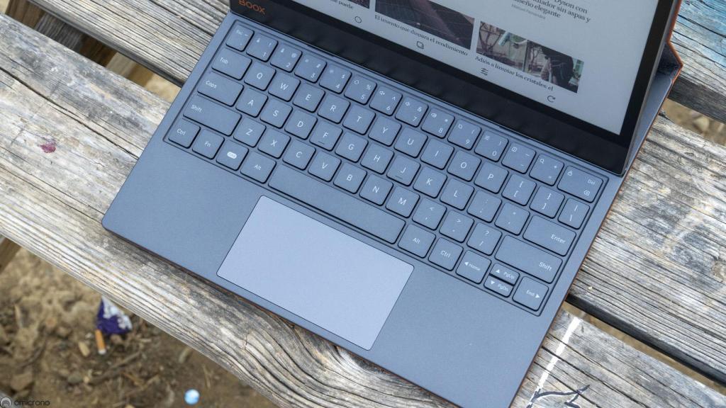 Teclado con trackpad del BOOX Tab X C.