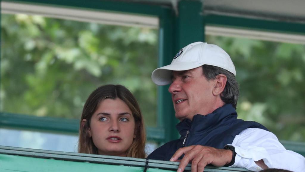 Amina y Cayetano Martínez de Irujo en la hípica. Año 2023.