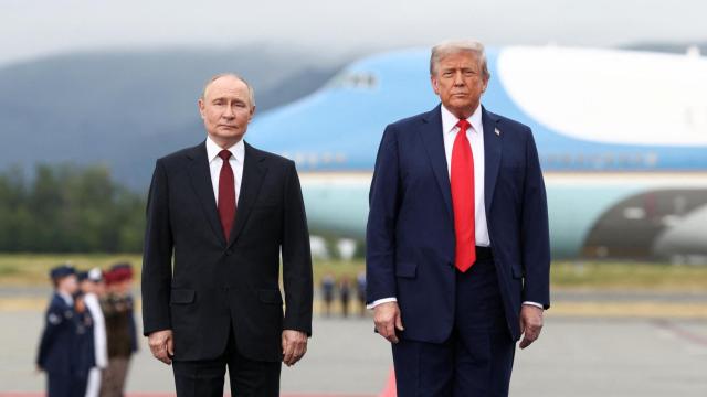 Fotografía de la reunión de Trump y Putin en Alaska.