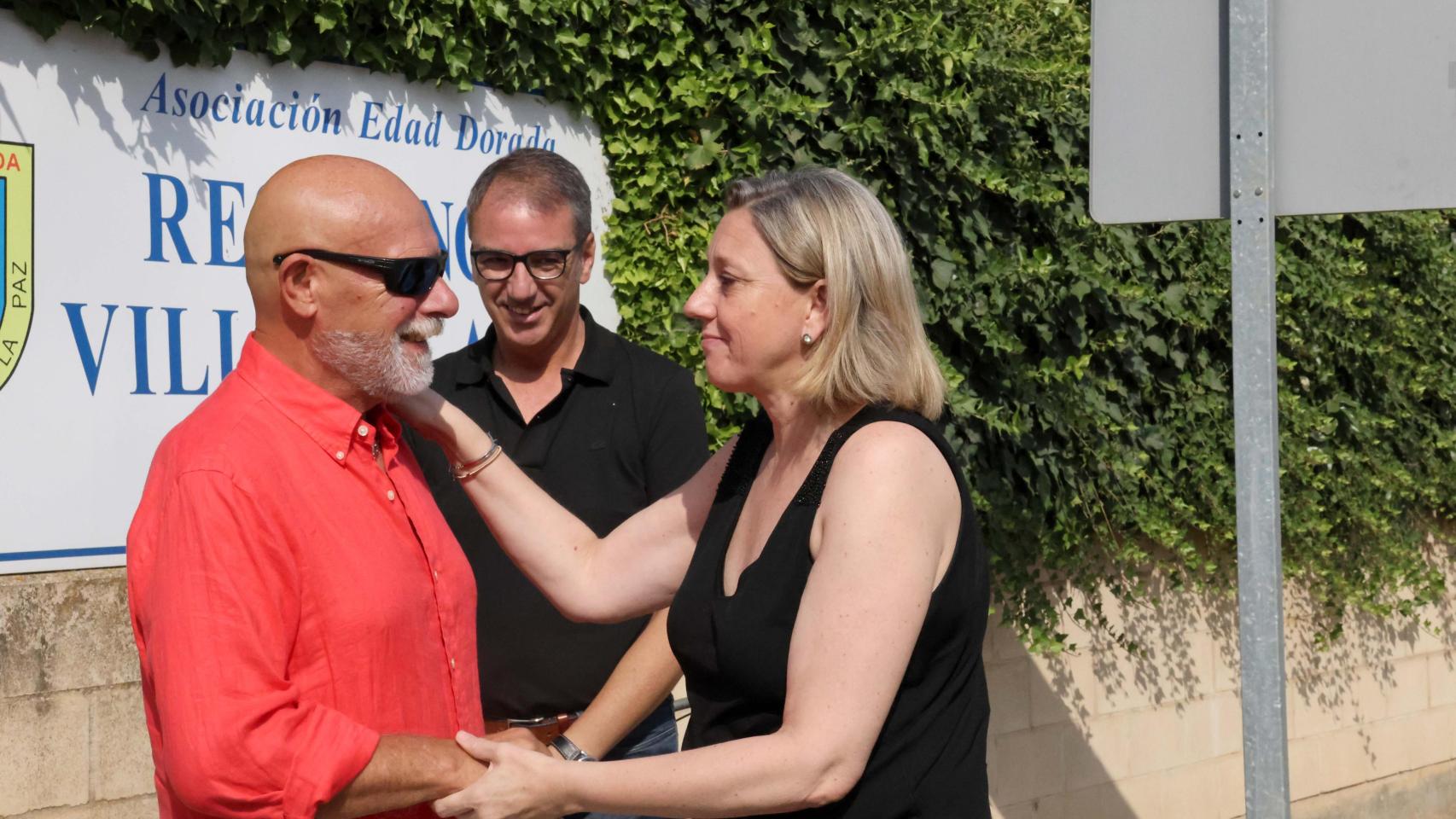 La vicepresidenta de la Junta de Castilla y León, Isabel Blanco, en su visita a la residencia Villa de Alija en la provincia de León