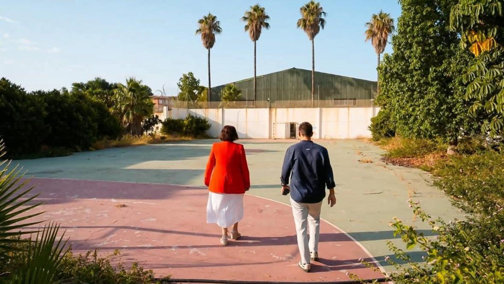 La alcaldesa de Torremolinos, Margarita del Cid, visita las instalaciones.