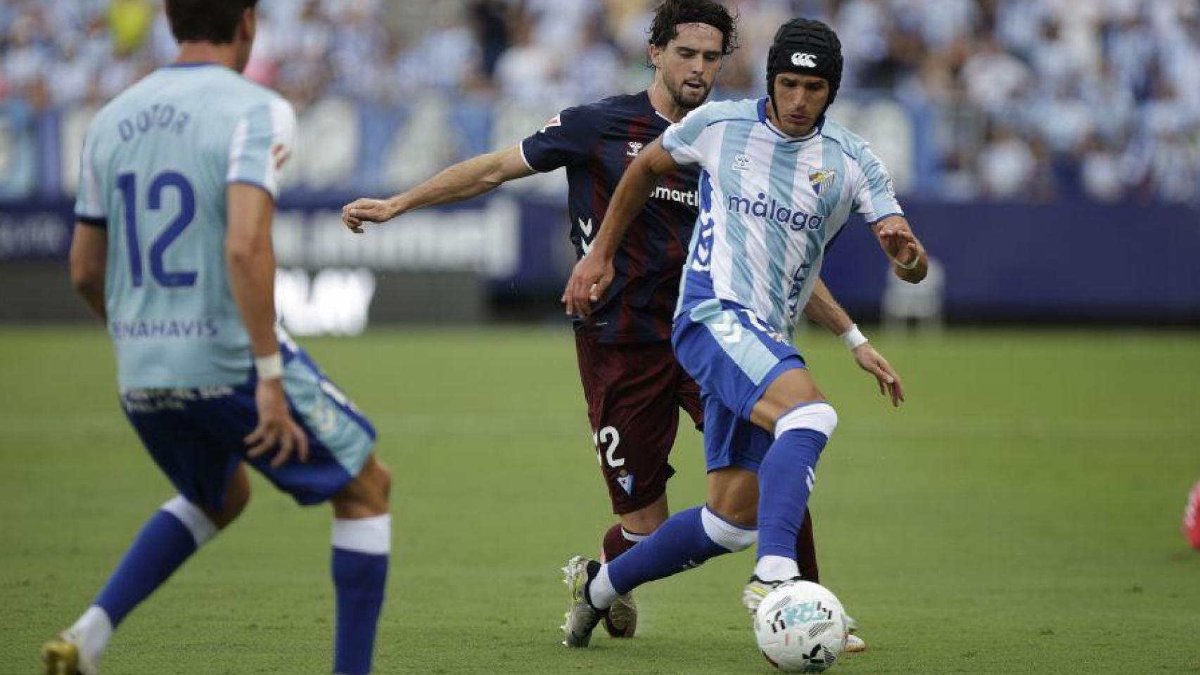 Luismi durante el Málaga CF vs. SD Eibar