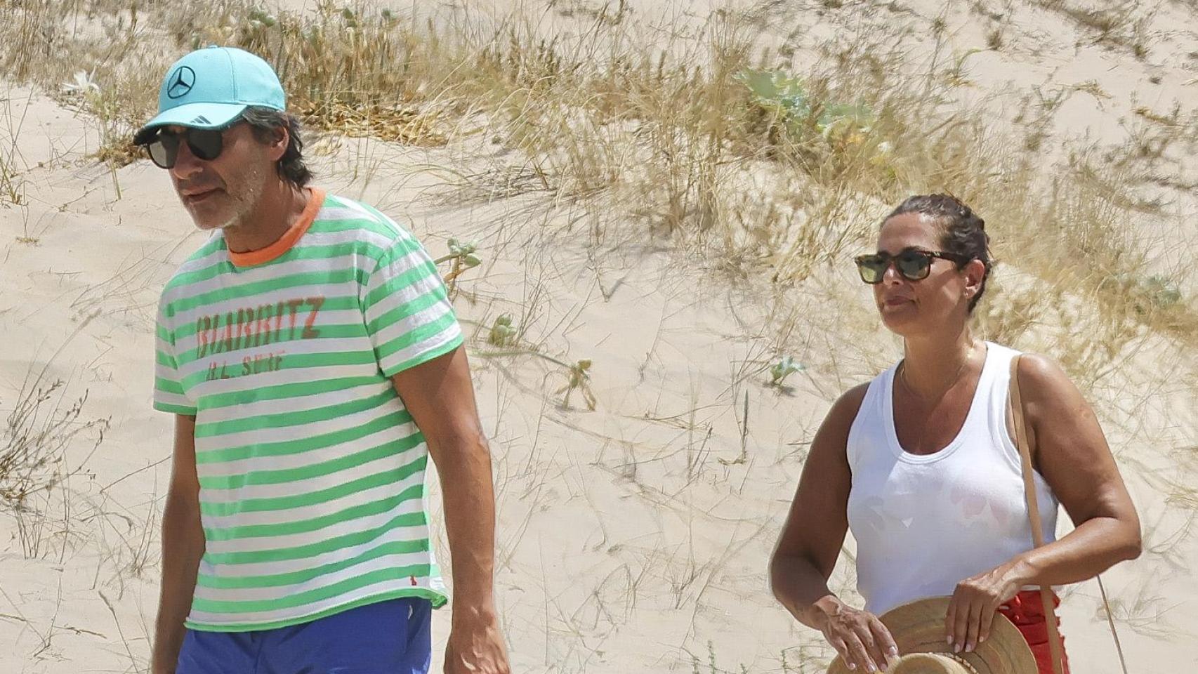 Juan del Val y Nuria Roca, en Marbella en verano de 2025.