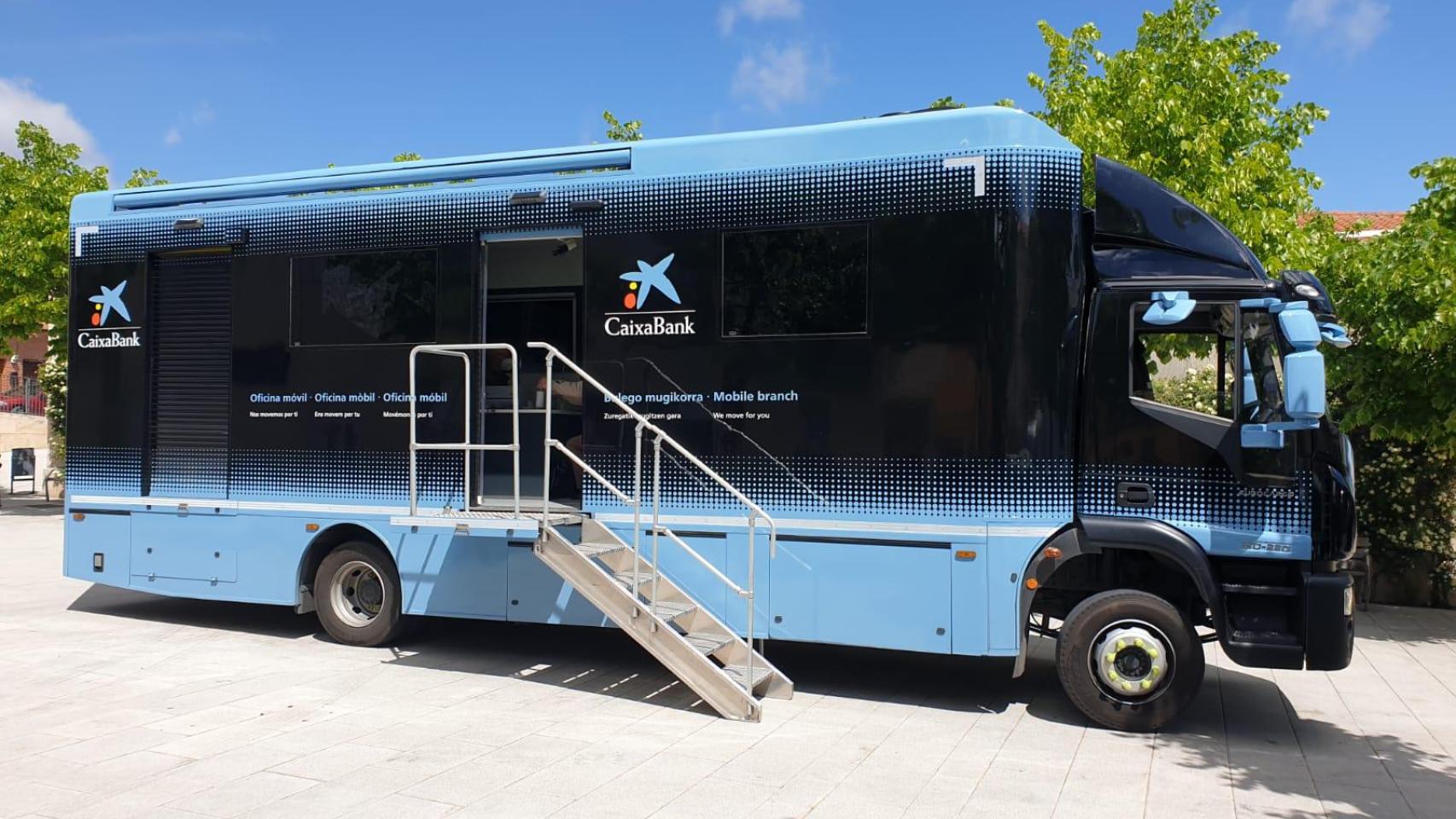 Oficina móvil de CaixaBank en Toledo.