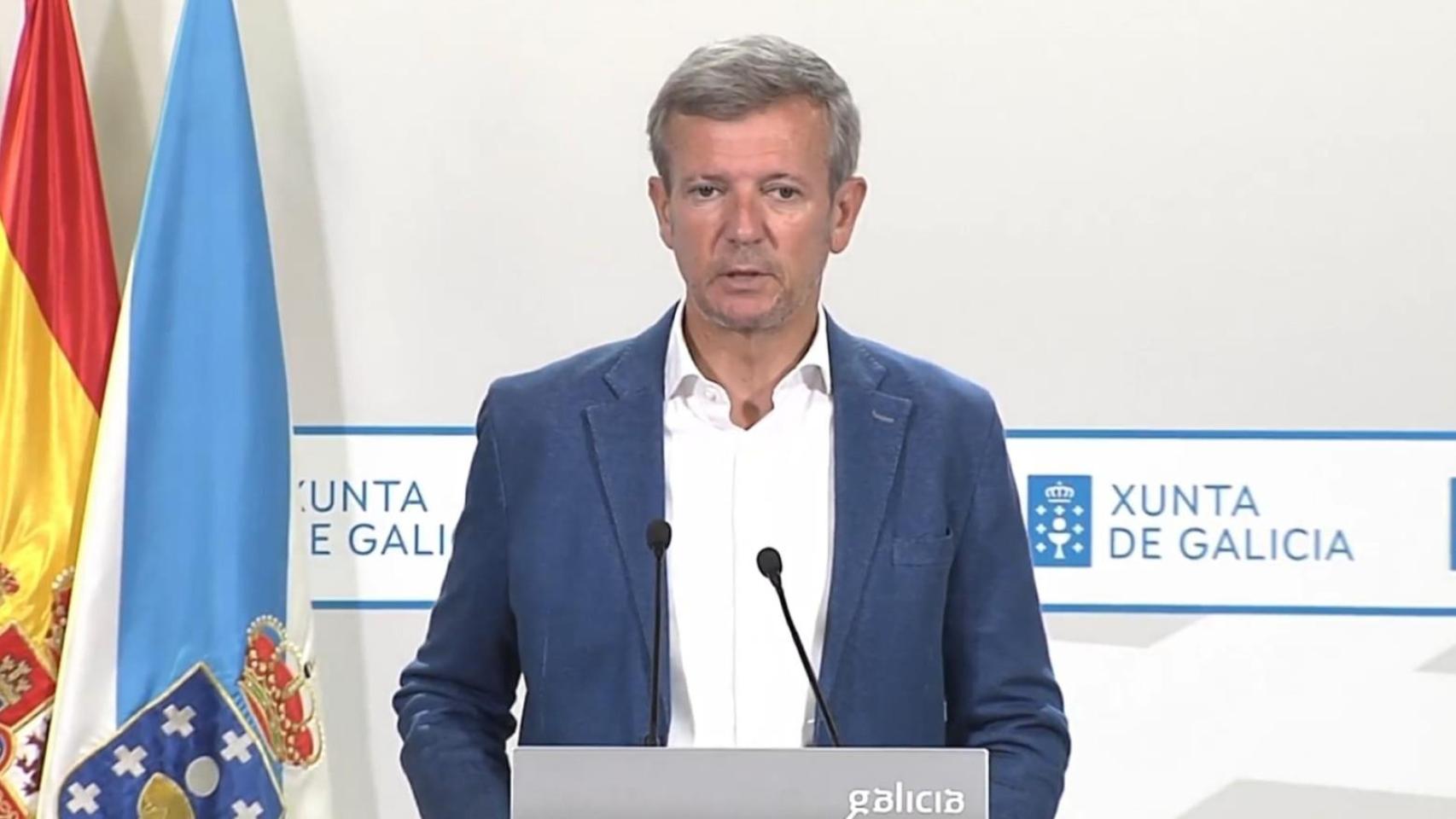 Rueda anuncia ayudas para paliar los daños a los afectados por los incendios que asolan Galicia