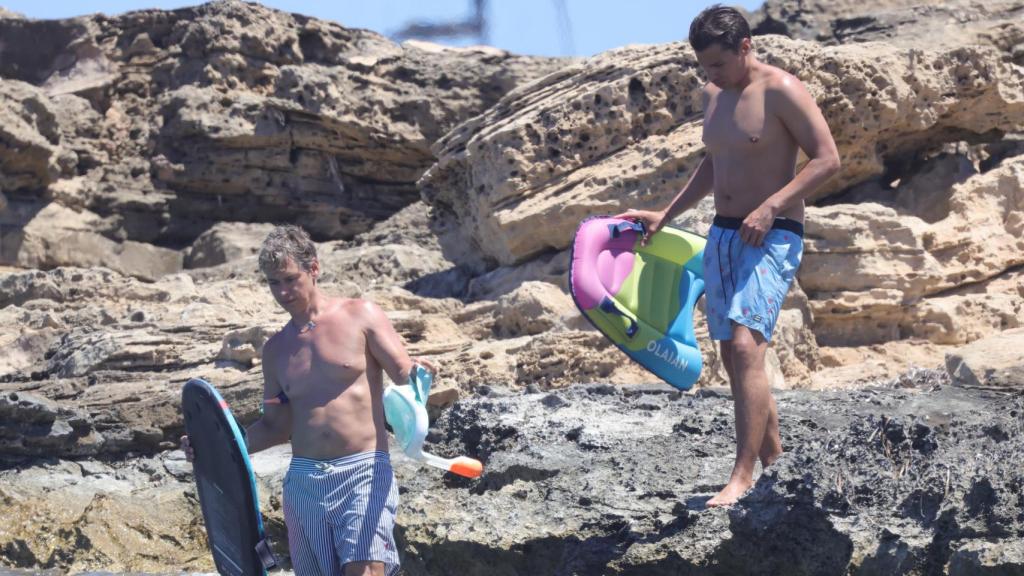 José Daniel Arellán y Carlos Baute, en una fotografía tomada en Formentera en 2024.