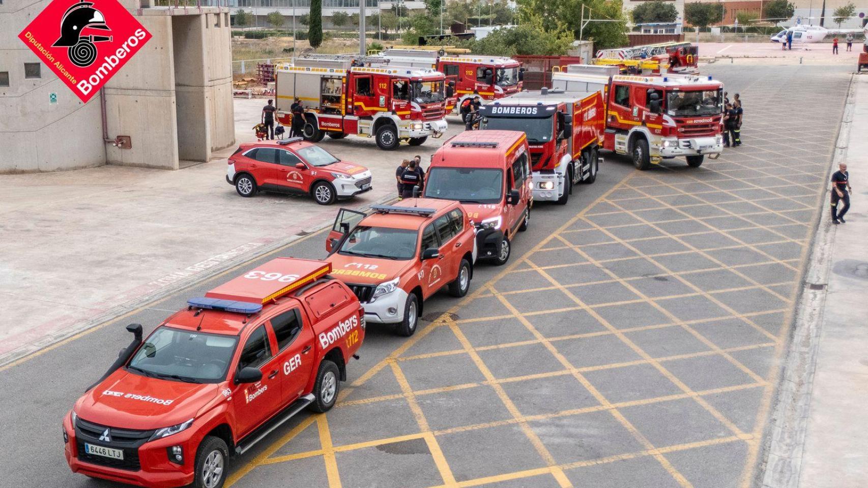 Vehículos del Consorcio Provincial de Alicante listos para partir a Castilla y León.