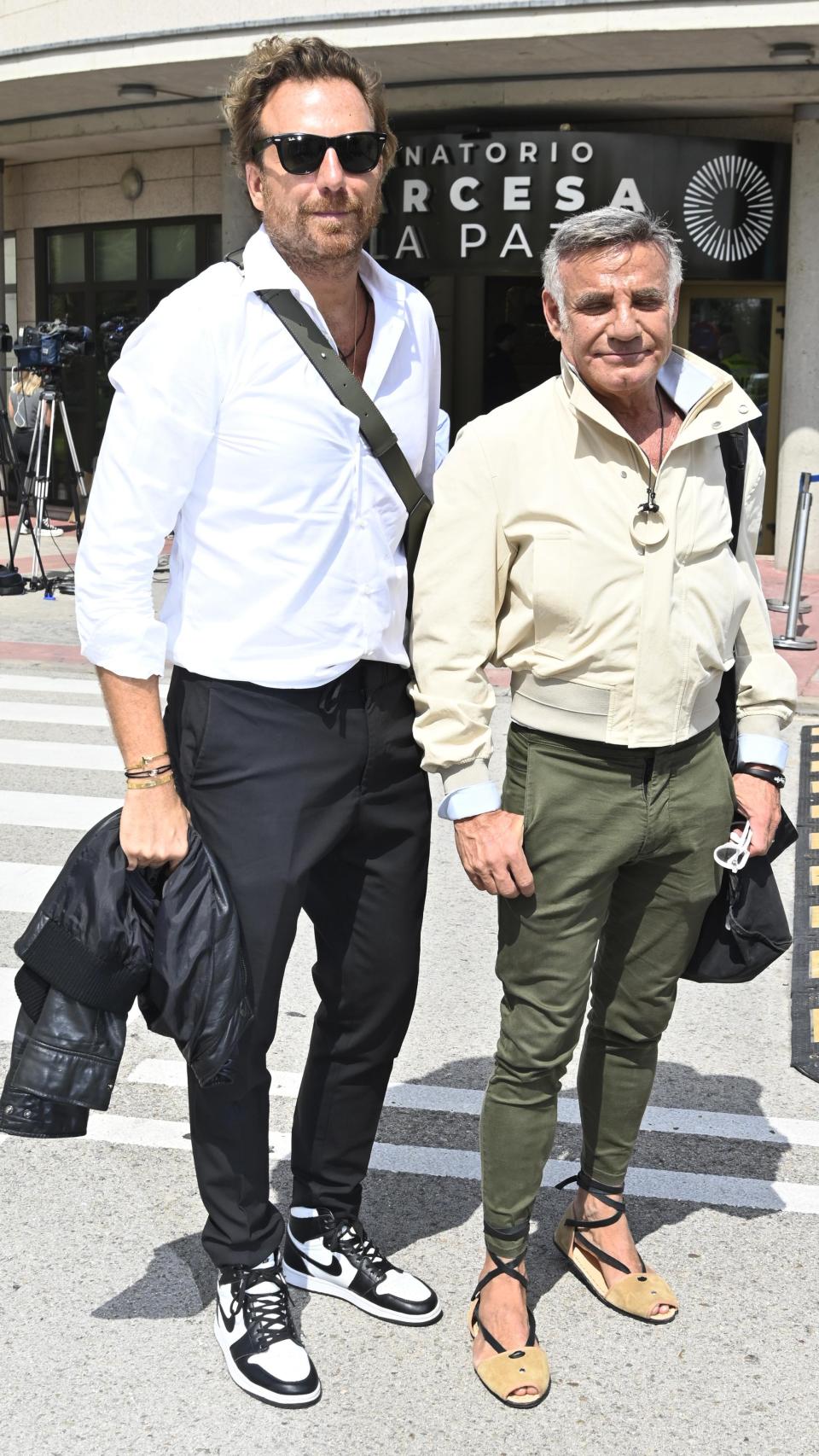 El arquitecto posando con Raúl Prieto, hace un tiempo.