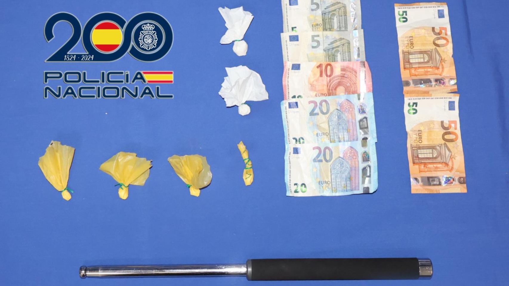 Material intervenido a un portero de discoteca en Salamanca