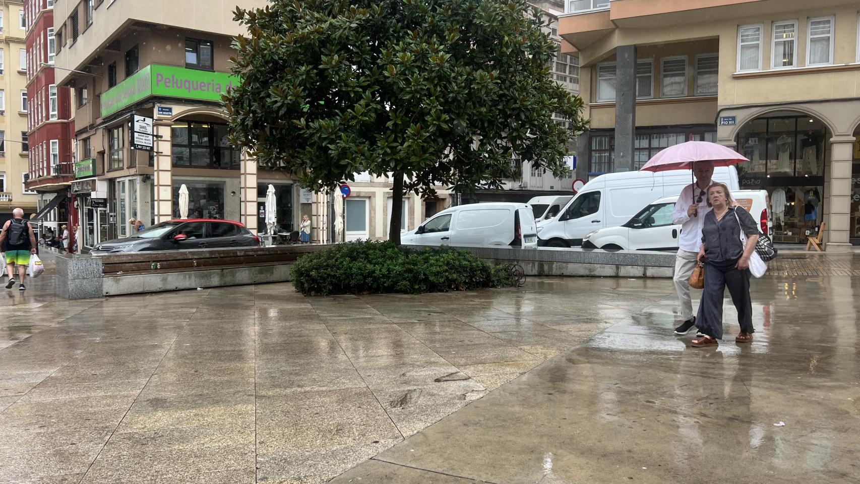 Imagen de A Coruña bajo la lluvia este martes