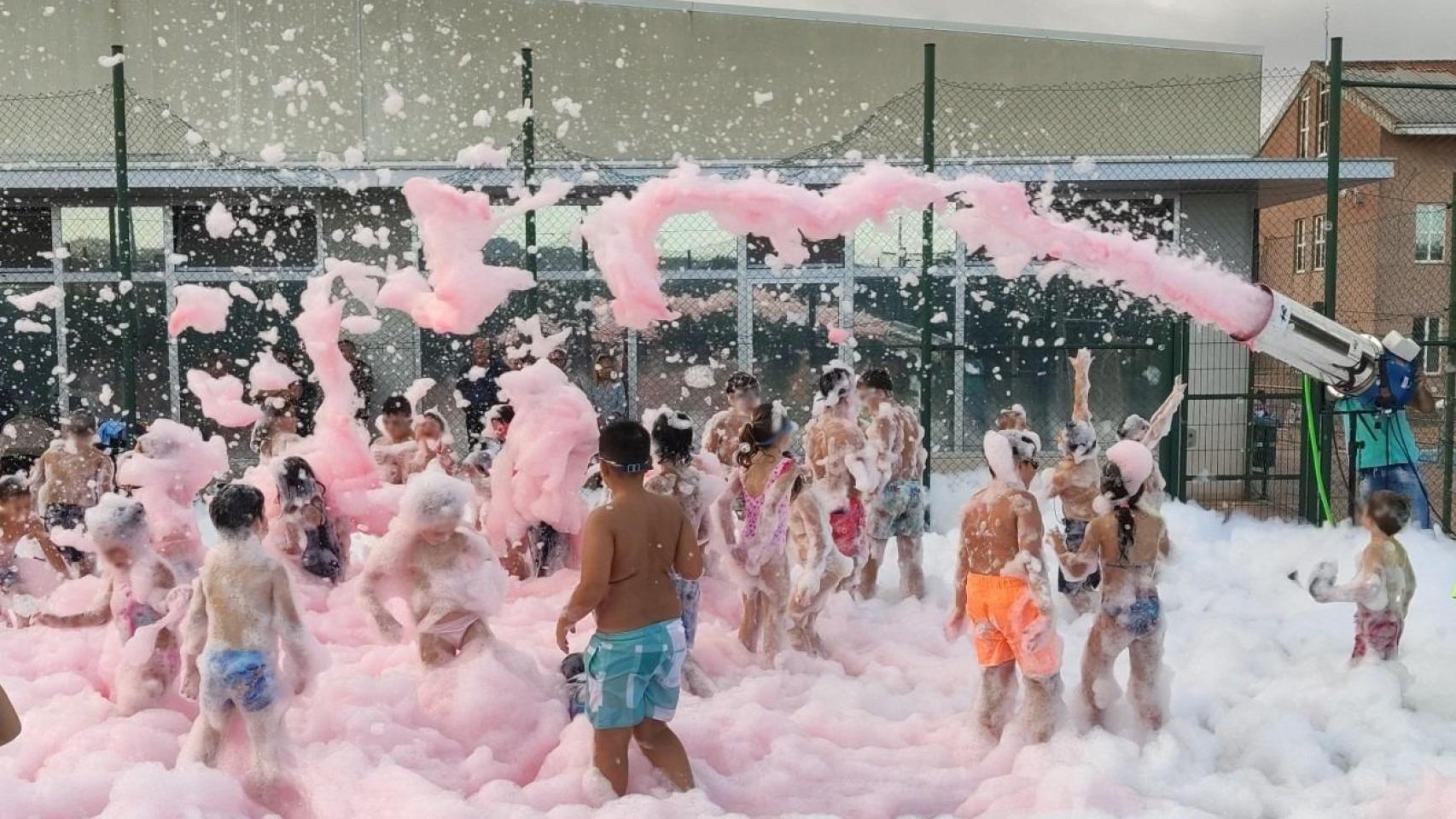 Imagen de una edición anterior de la fiesta del agua de Carral.