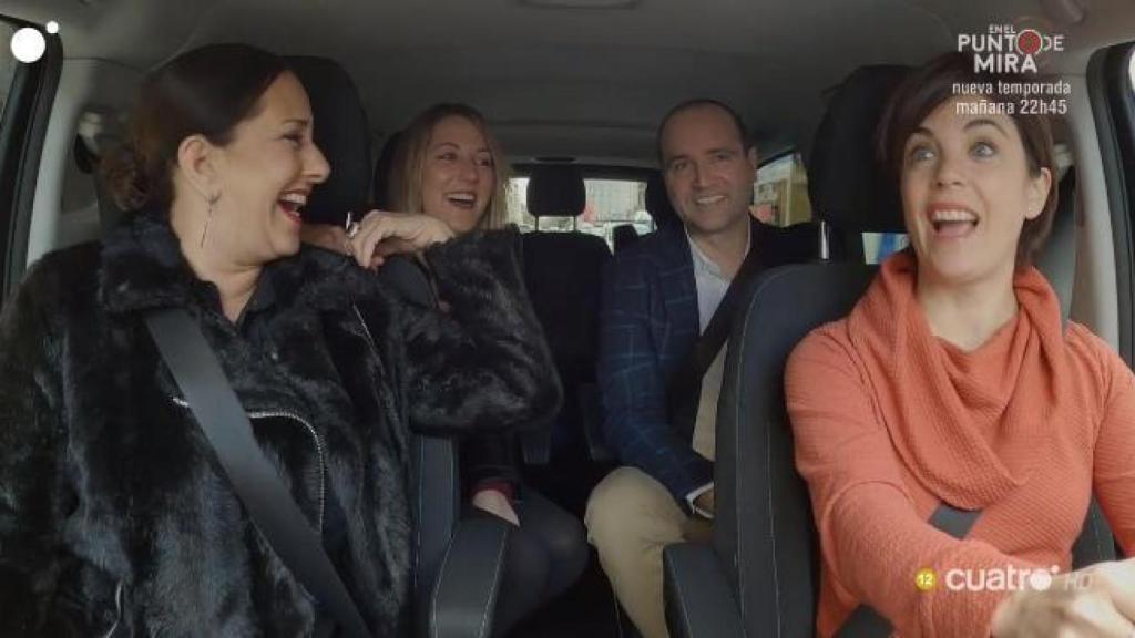 Yolanda Ramos, junto a sus hermanos, Silvia y Sergio, en el programa 'Samanta y la vida de...' de Samanta Villar.