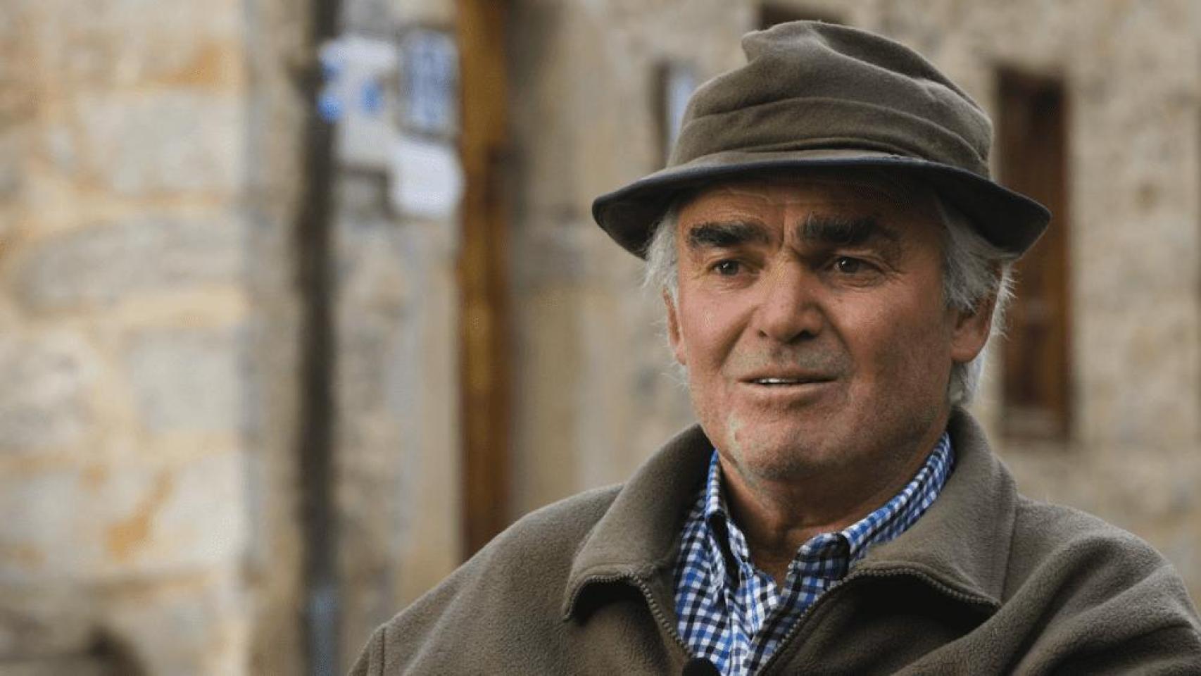 Paco Morgado, pastor.