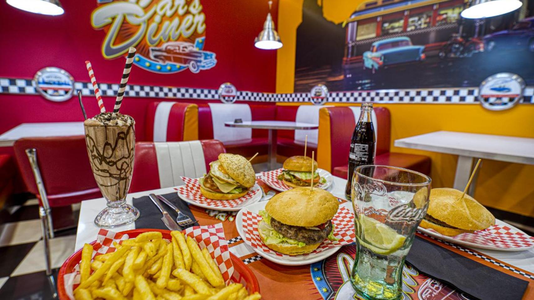 Una mesa de Car's Diner.