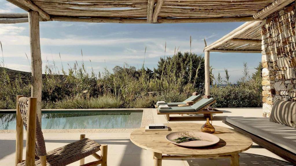 Las mellizas de Julio Iglesias se han alojado en una exclusiva villa de la isla de Antíparos.