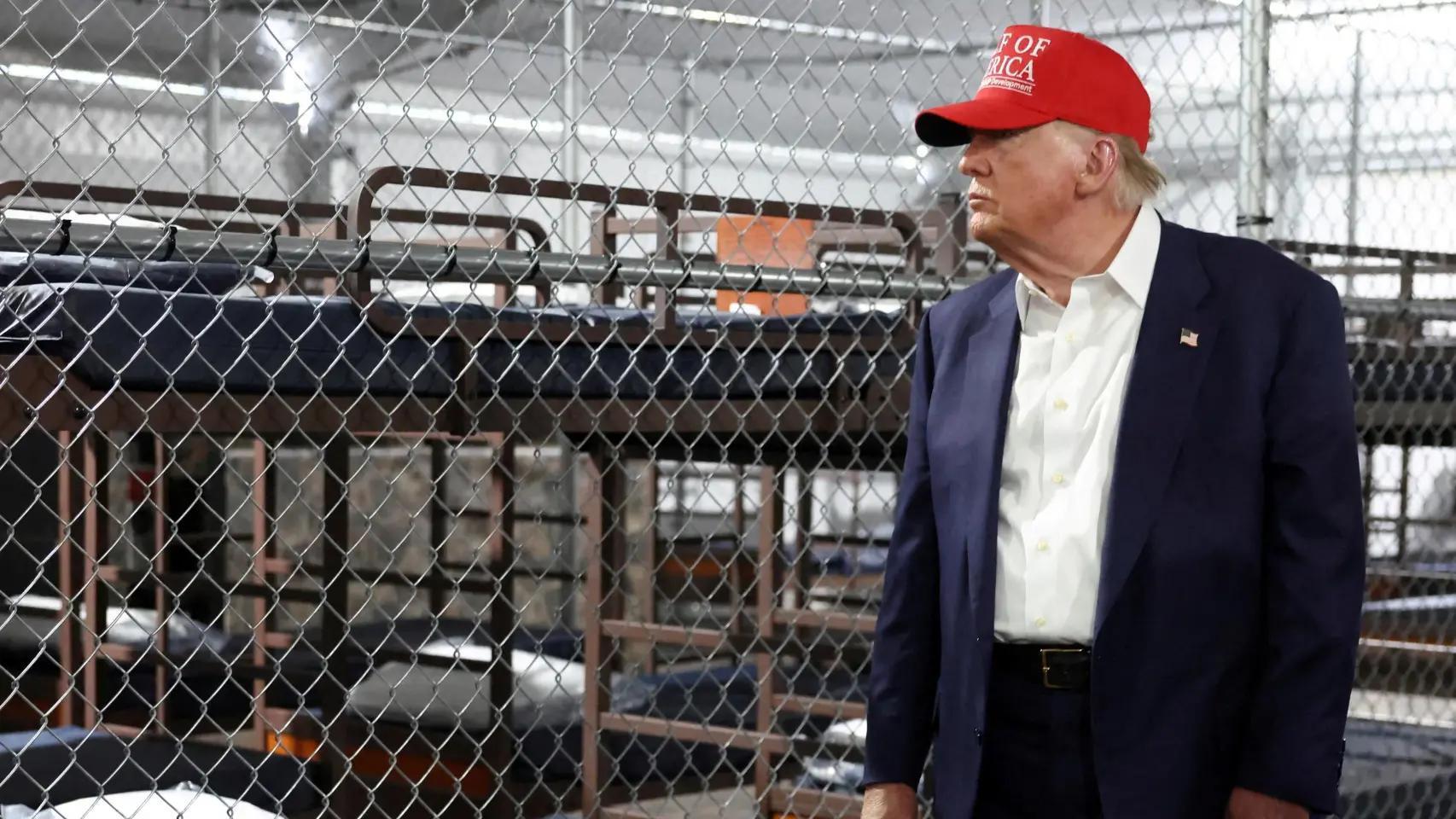 Donald Trump, durante su visita a la prisión Alligator Alcatraz.