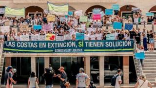 El pleno de la Diputación pide la suspensión cautelar de los derribos de las Casas de Babilonia