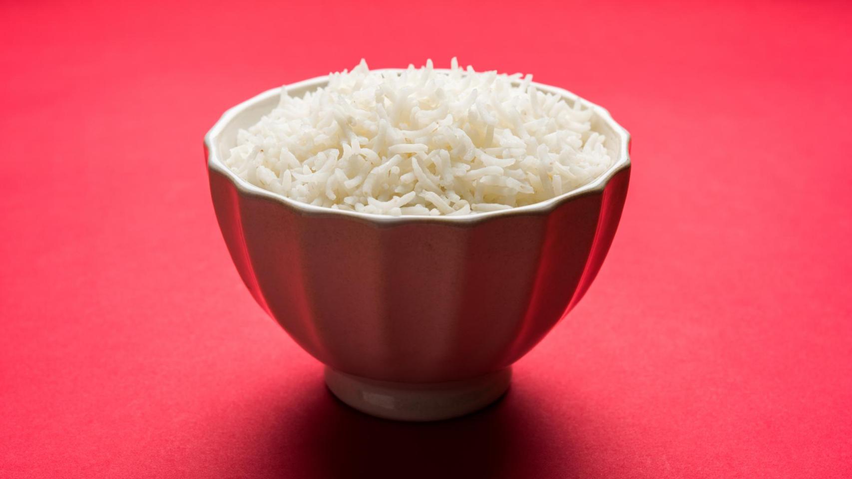 Un bol de arroz blanco.