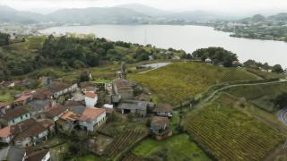 Se buscan vecinos en este pequeño pueblo a 1 hora de Vigo: hay empleo y casas por 50.000 euros