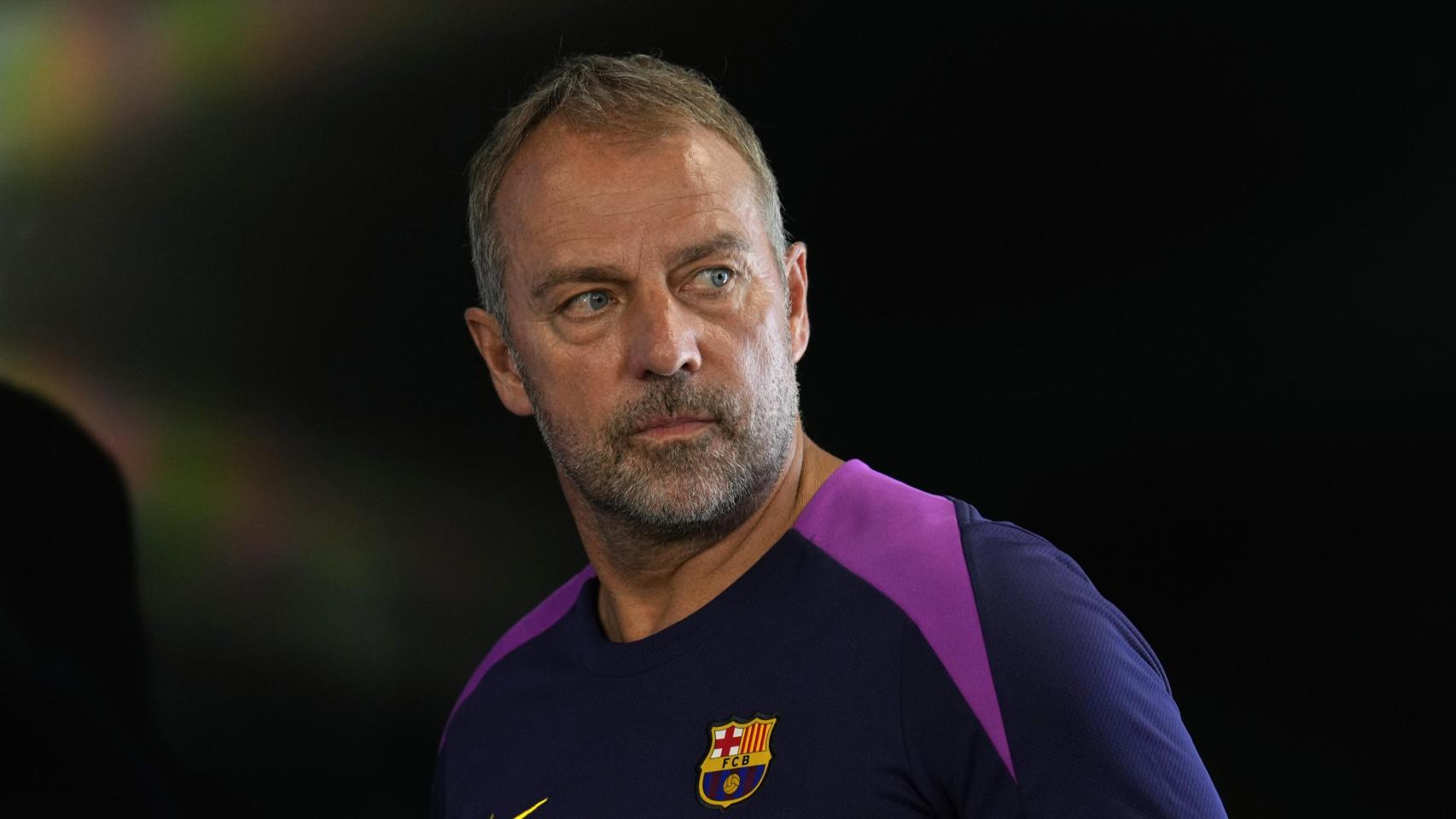 Hansi Flick asiste a la rueda de prensa tras el entrenamiento en la ciudad deportiva.