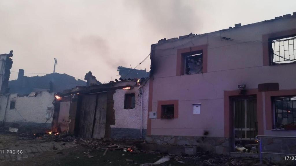 Las viviendas de San Pedro de Cansoles fueron consumidas por el fuego.