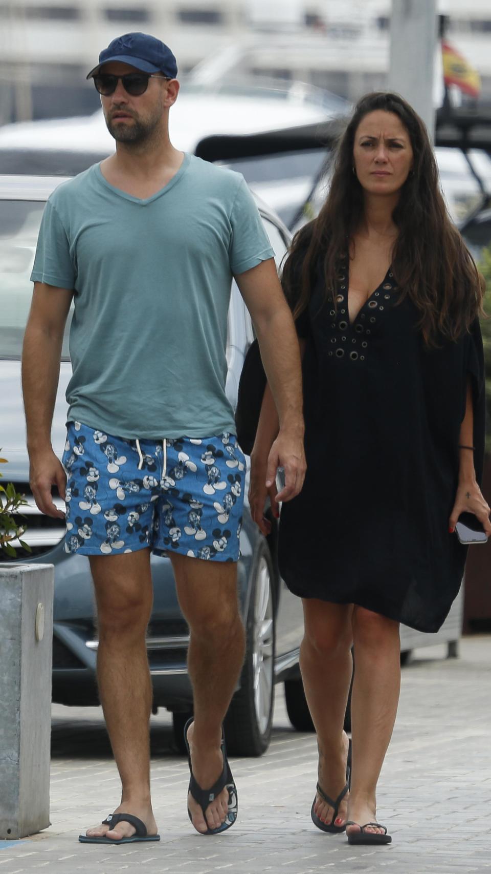 Gonzalo Miró junto a Noelia Velasco, fotografiados en Ibiza en 2019.