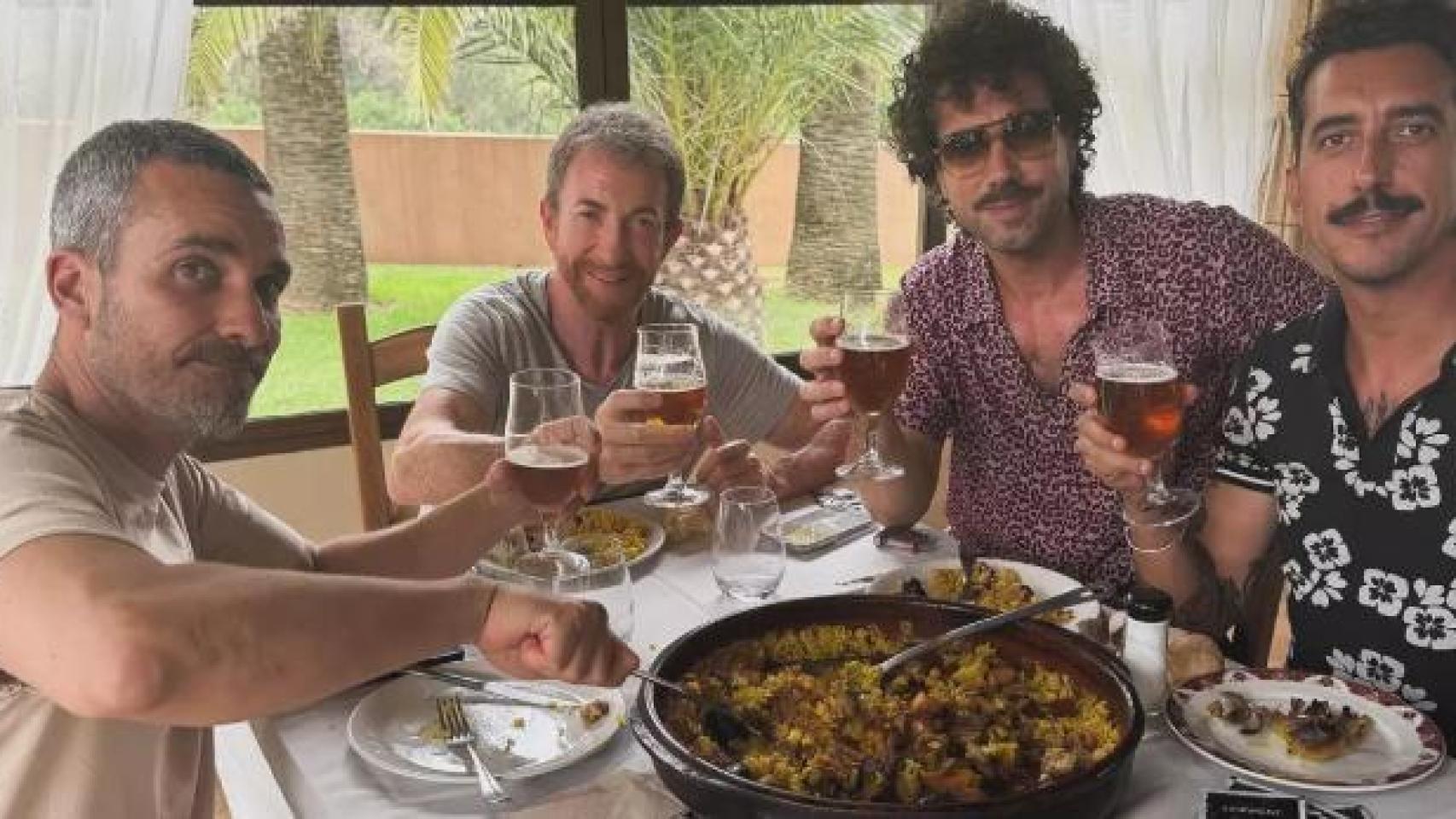 Pablo Motos con Marron, Juan y Damián.