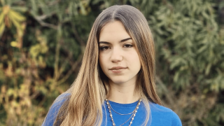 Alejandra Monera, con 15 años, entrará en la universidad tras desafiar al sistema: "En los colegios normales no atendía"