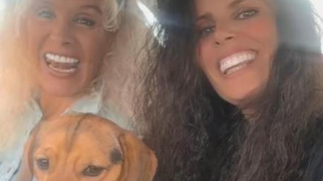 Loly Álvarez y su novia Belinda en una imagen de redes sociales.