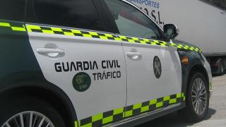 Tres heridos, dos de ellos menores de edad, en un accidente en la A-7 en Fuengirola