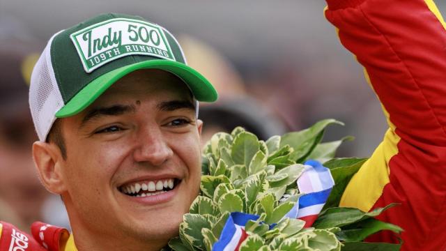 Álex Palou celebra el cuarto campeonato de la IndyCar.