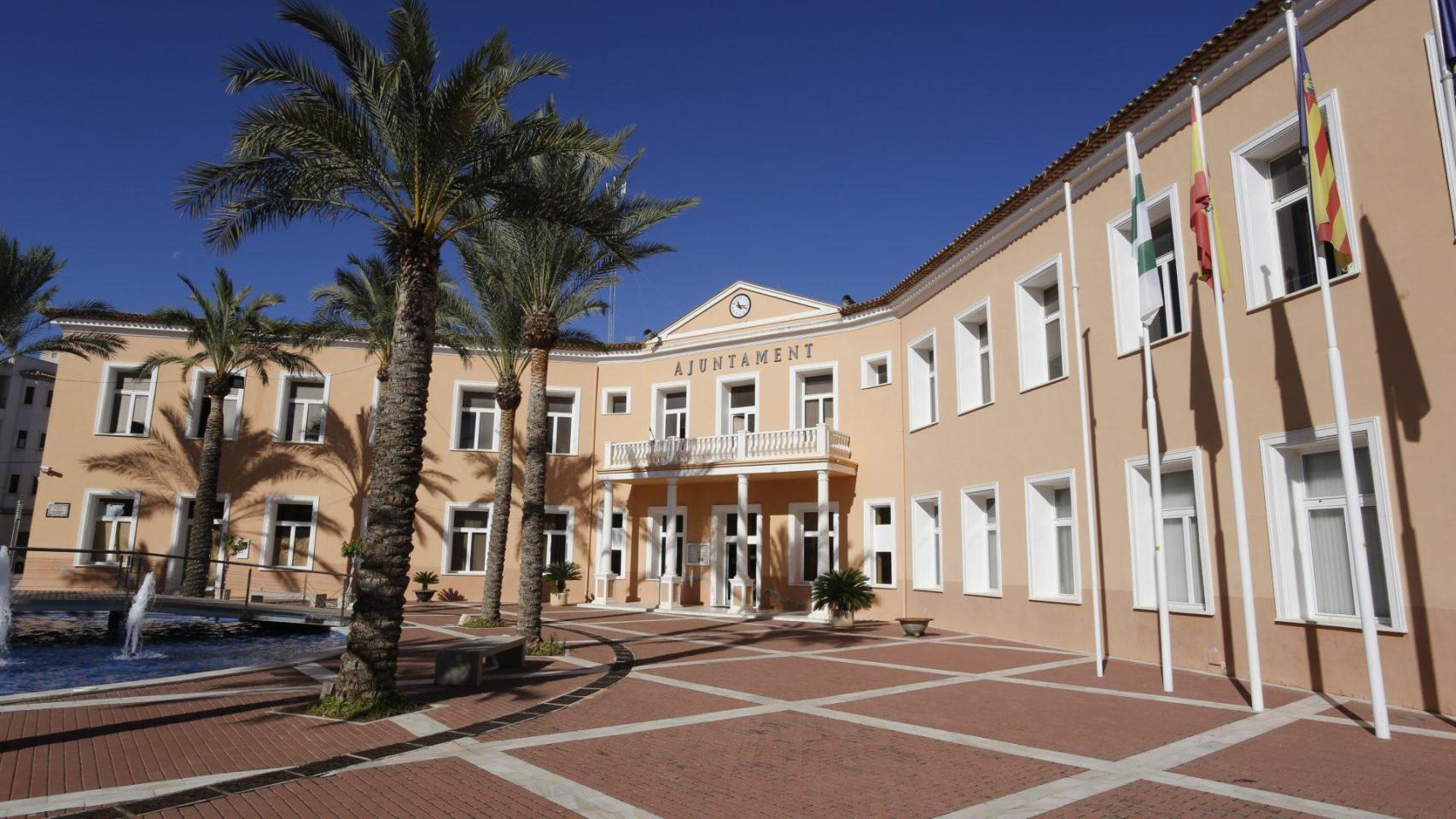Vista del Ayuntamiento de El Verger, en Alicante.