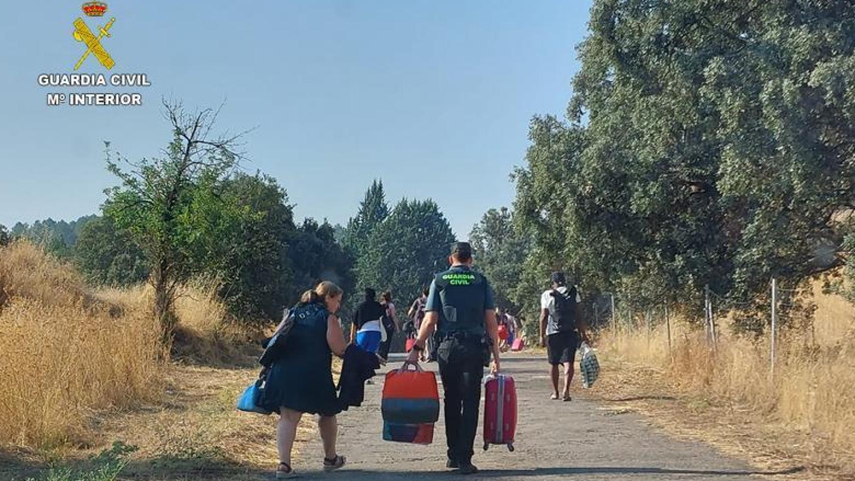 Rescate de la Guardia Civil a los pasajeros del tren