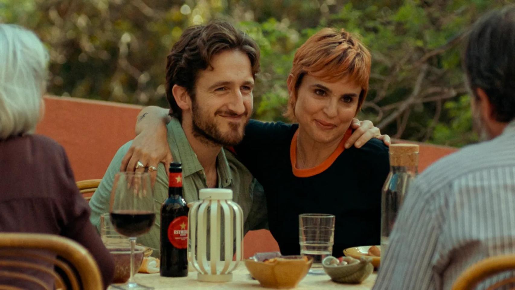 Verónica Echegui y Joan Amargós en una escena de 'A muerte'.