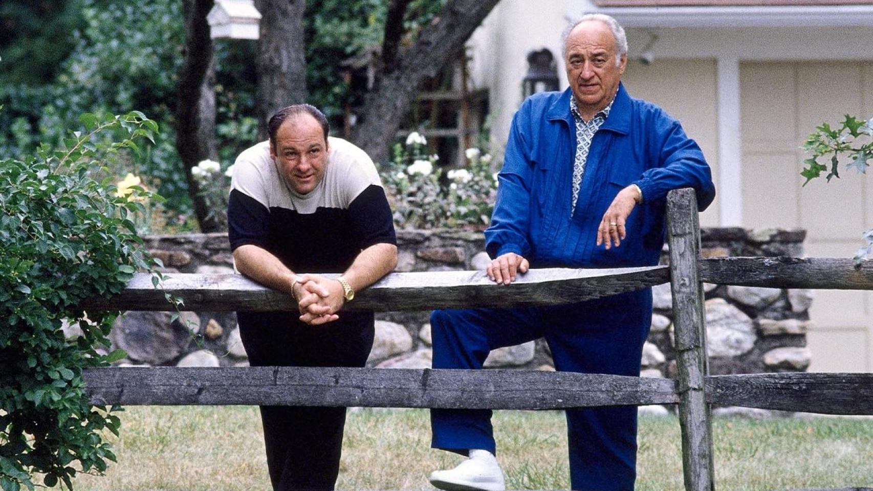 James Gandolfini y Jerry Adler en la serie 'Los Soprano'