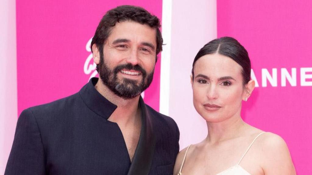 Álex García y Verónica Echegui, en el Festival Internacional de Series de Cannes en 2022.