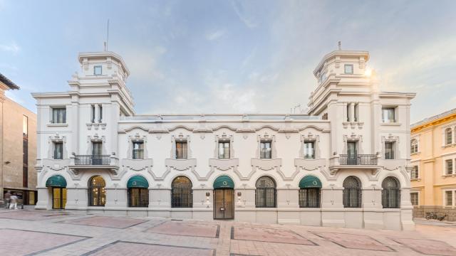 Áurea Palacio de Correos, en la plaza de San Agustín de la capital riojana.